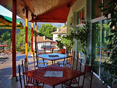 Ресторант и лятна градина Хармония